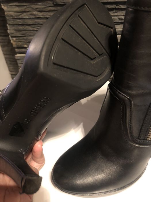 Botki GUESS rozmiar 37