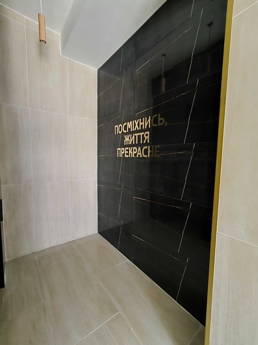 Масани. Простора однокімнатна біля "Сільпо". Переуступка.