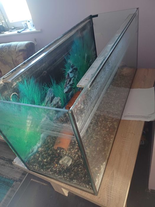 sprzedam akwarium 240l