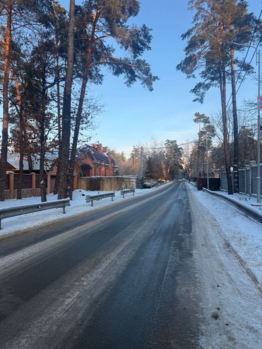 Земельна ділянка під будівництво.