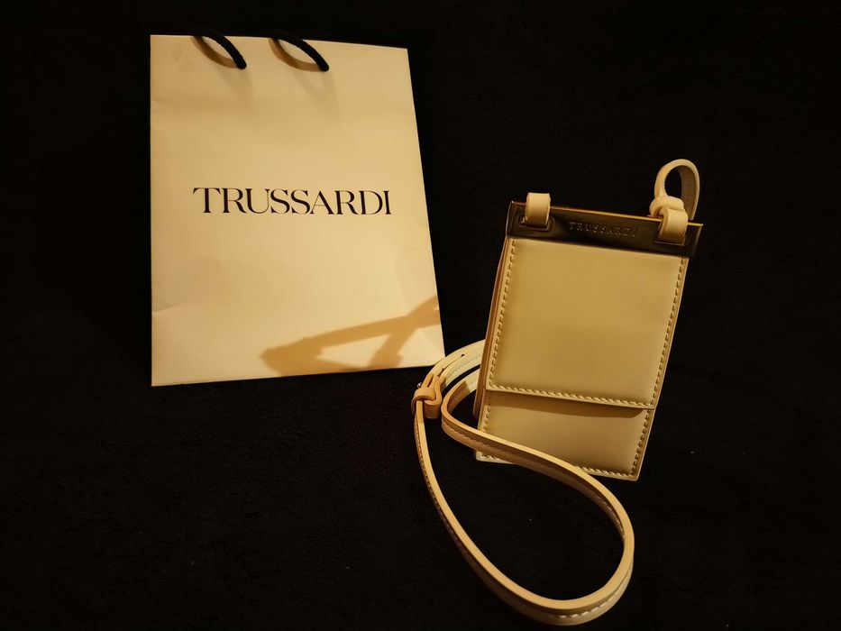 Torebeczka Trussardi na dokumenty lub telefon