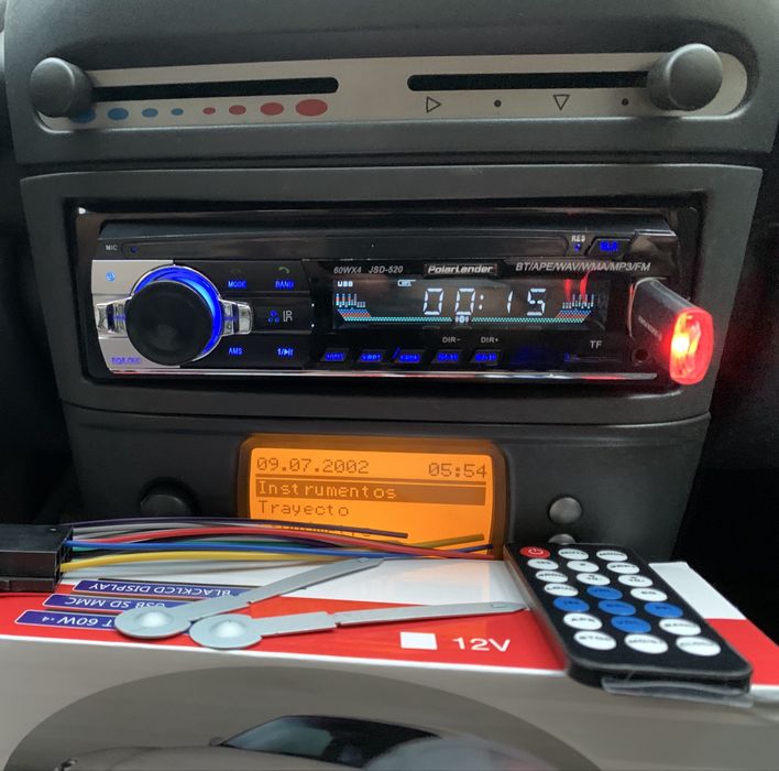 Auto Rádio Tamanho Universal NOVO -Atende Chamadas/ Bluetooth/ Microfone/ USB etc