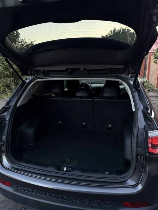 Продам Jeep Compass