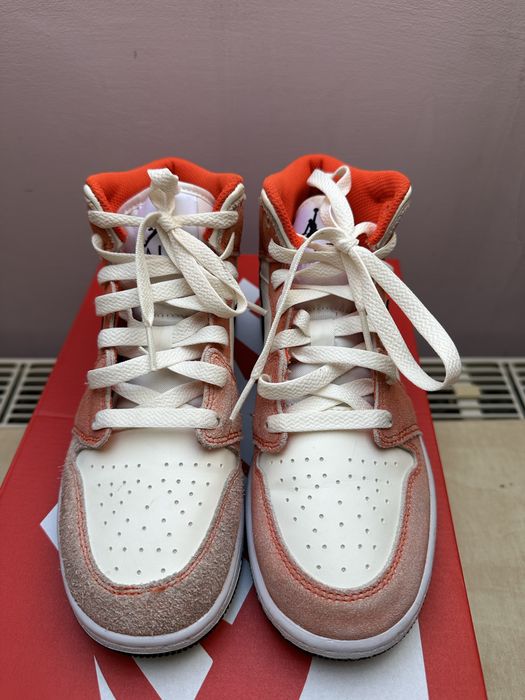 Buty sportowe sneakersy Nike Jordan 1 mid se orange suede