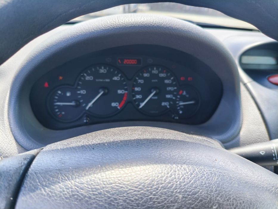 Peugeot 206 com teto panorâmico