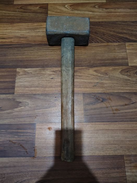 кувалда 5кг .бак для душа