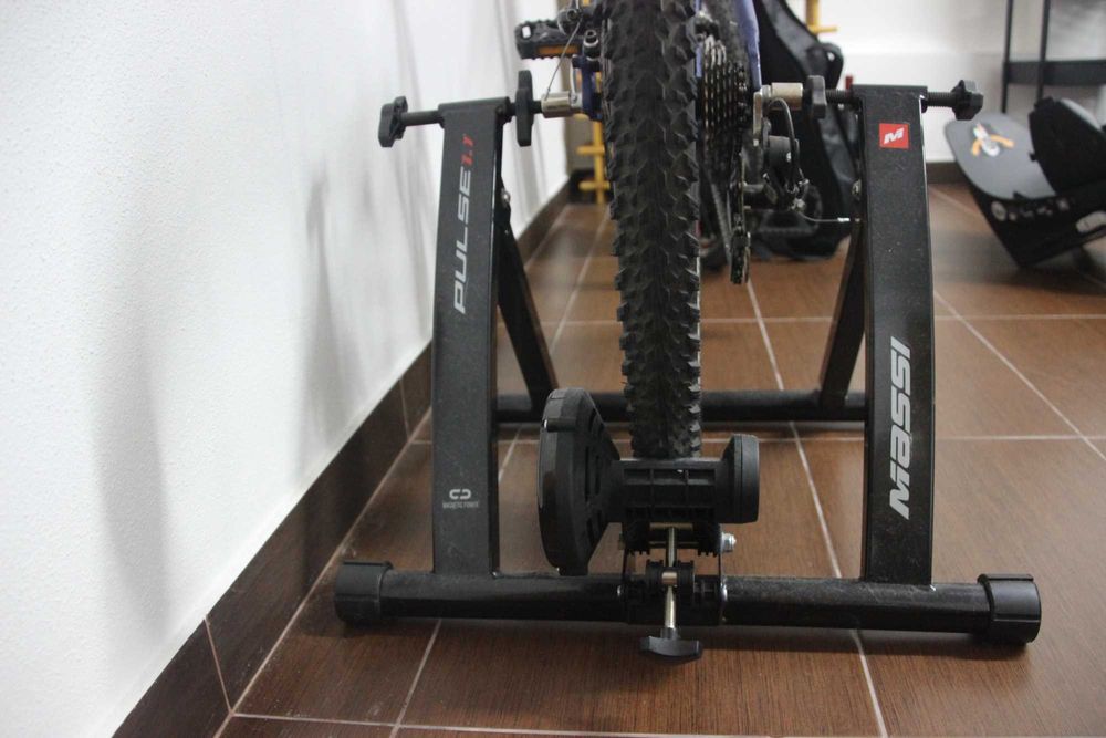 Rolo de Treino Massi Pulse 1.1 (Preto)