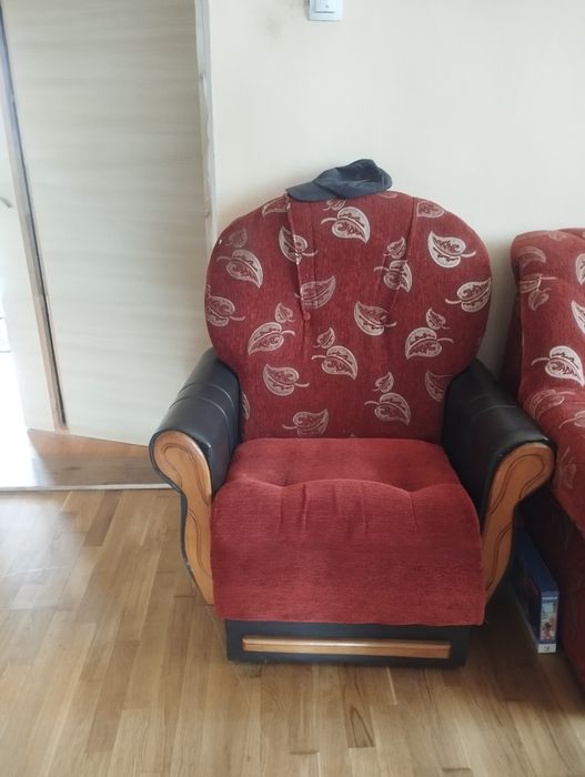 Продам м'який куток і два крісла