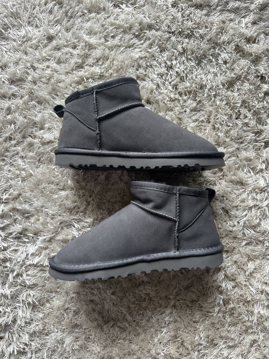 Ugg Pantufas Cinzentas