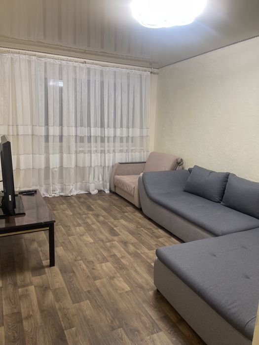 Подобово.  Посуточно. Двухкомнатная квартира в центре 95 квартала