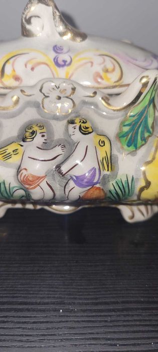 Antiga Bonbonnière / Caixa em Cerâmica de Alcobaça - ELPA (Marcada)