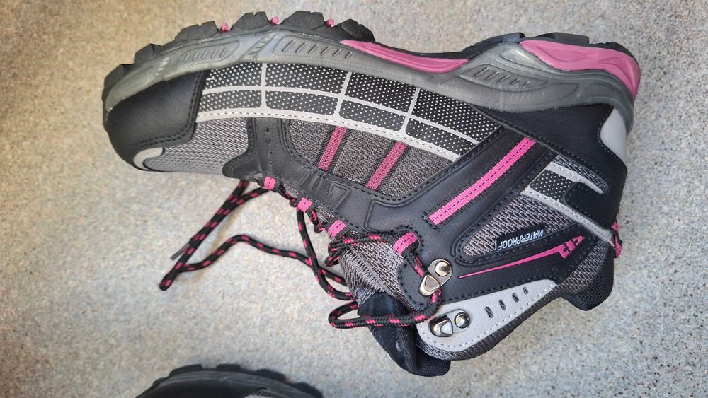 Трекінгові черевики 39-40 р. 25,5 см