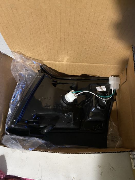 Фары - габариты в крылья Toyota Corolla E80 85-87