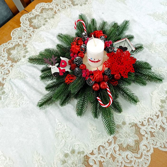 Новорічна сніжинка на стіл