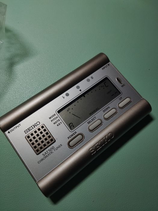 Stroik gitar firmowy