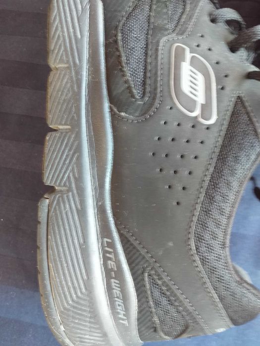 Tennis Skechers Número 42