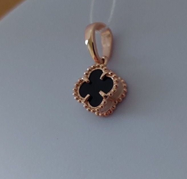 Золотой кулон Ван Клиф с оніксом