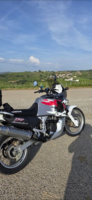 Honda Africa Twin 750 impecável