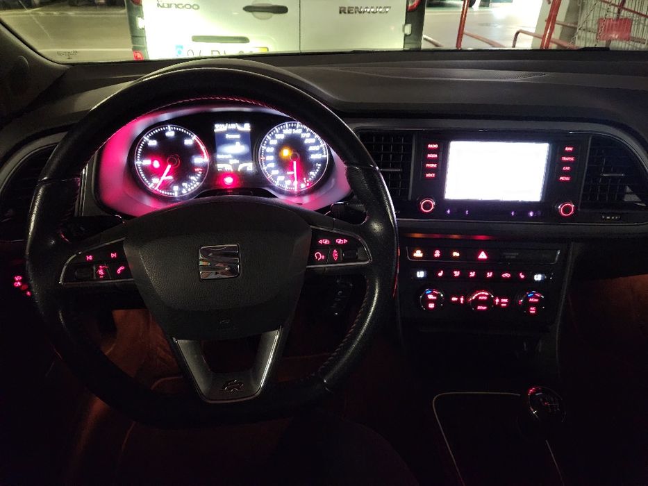 Seat Leon fr motor 2.0 150cv ano 2013 com 217000km impecável de tudo aceito retoma