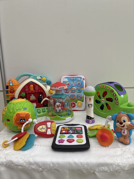 Tablet, microfone, chaveiro, carrosel Fisher Price