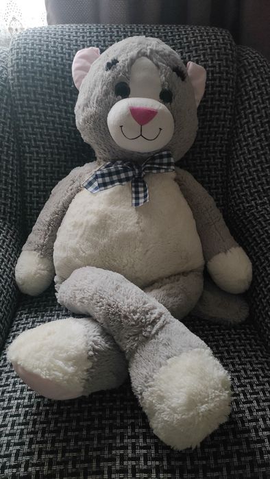 Медведь плюшевый большой