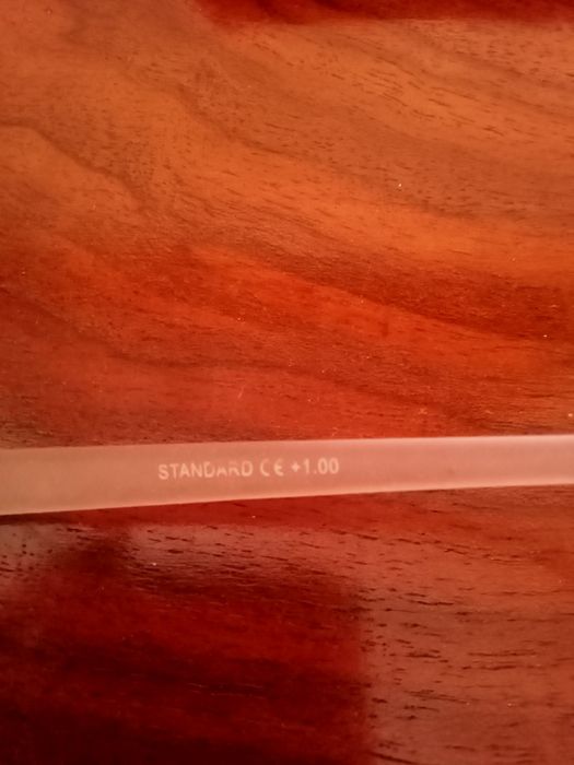 Komplet 3 x okulary w etui - 1 dioptrii - stan BDB!