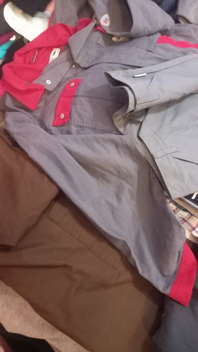 Робочі штани і куртки