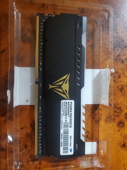 Оперативна пам'ять Patriot DDR4, 16 gb. 3200 MHz. 
З підсвіткою
