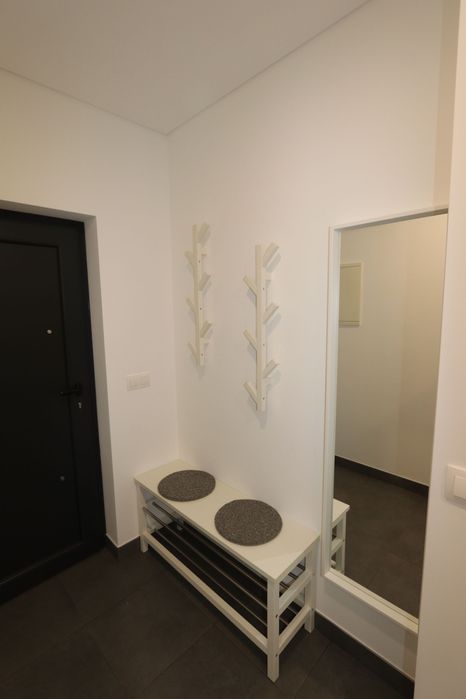 Conjunto de 2 cabides e banco sapateira IKEA