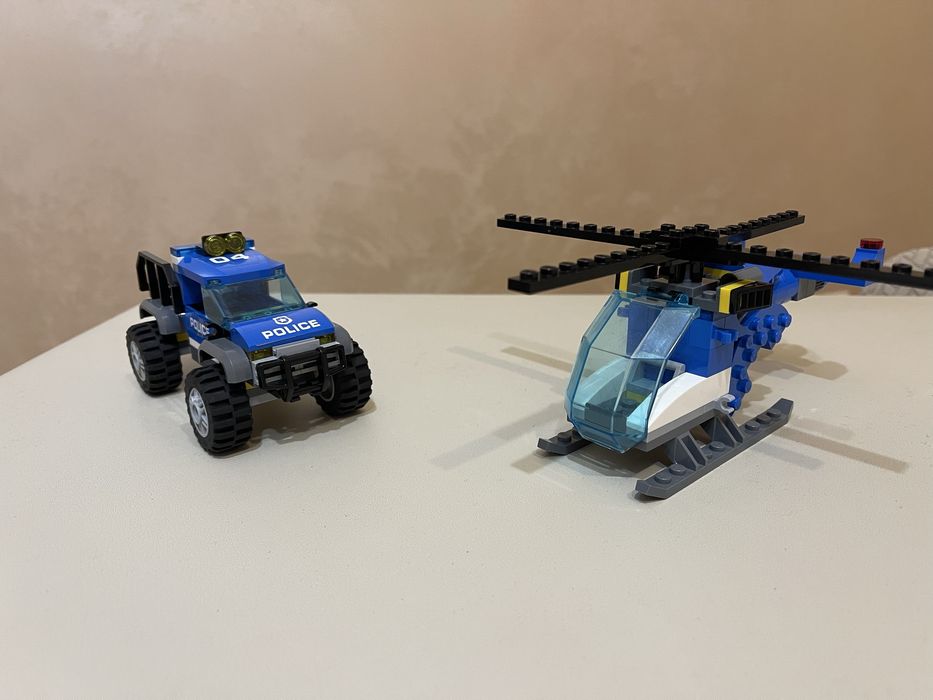 Lego полицеский внедорожник и вертолет