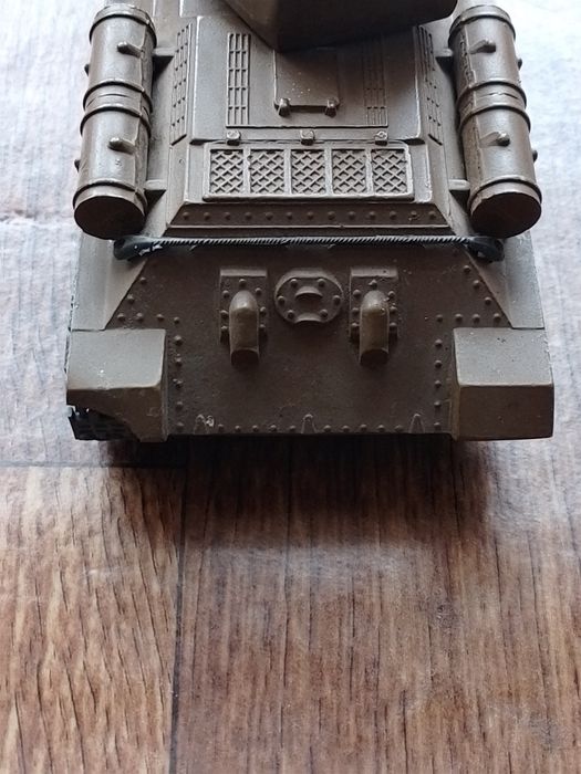 Продам металлическую модель танка т 34