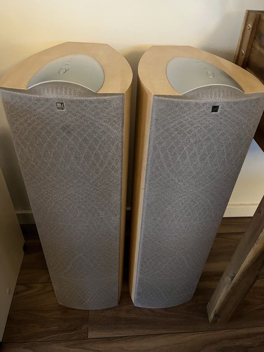 Kolumny KEF Q3 podlogowe