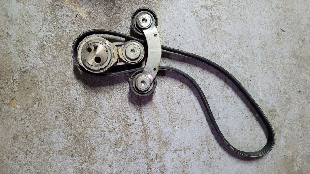 Napinacz peugeot 3008 h4