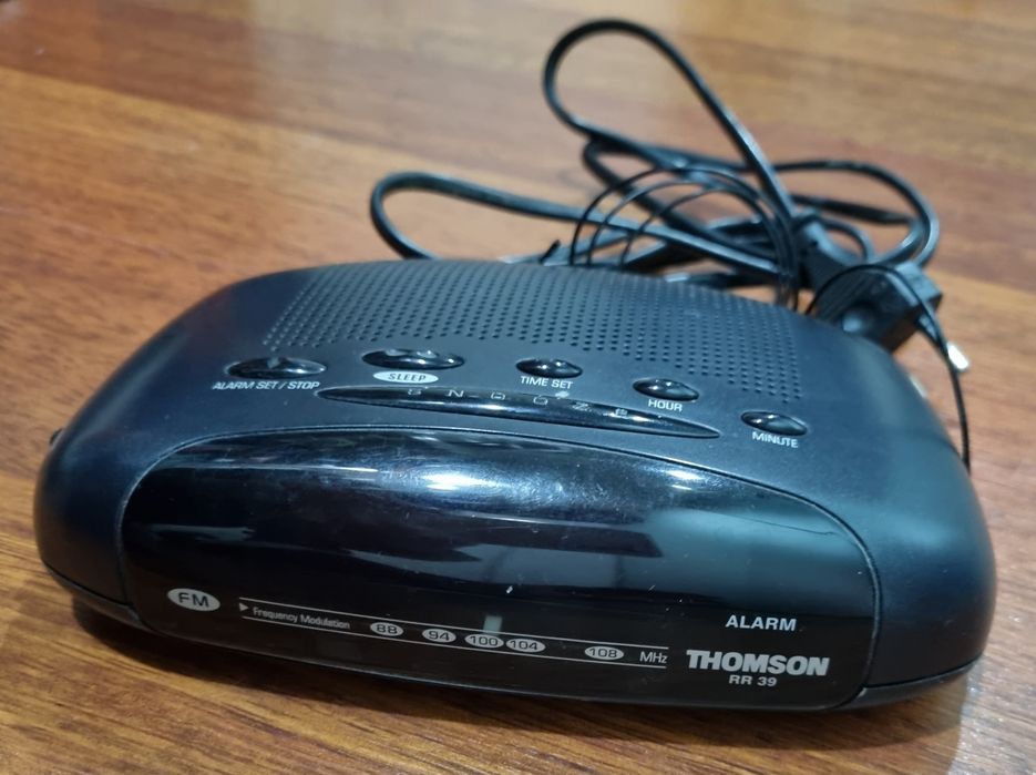 Thomson RR39 Alarm Clock Radio in Impeccable Condition and 100% Functional64286042469889120