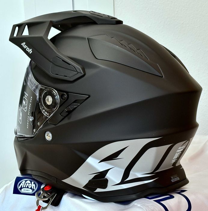 Capacete NOVO Airoh Commander Preto Mate (42% DESCONTO) Em S e M