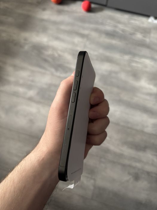 Iphone 16 pro 128gb black titanium