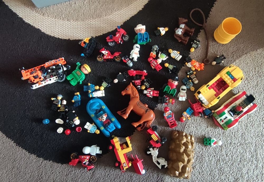 Lego dos bombeiros e lote várias peças