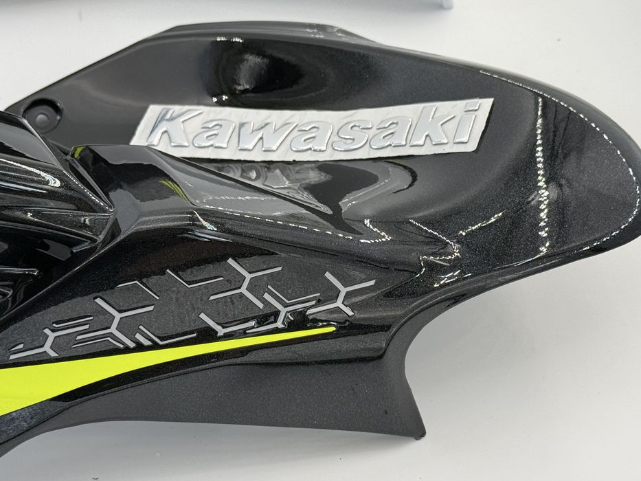 Kawasaki Z900 bok boczek owiewka Lewa