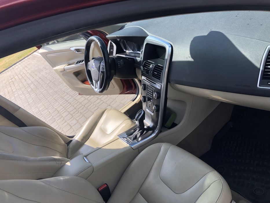 Продам автомобіль Volvo xc60 2014 року