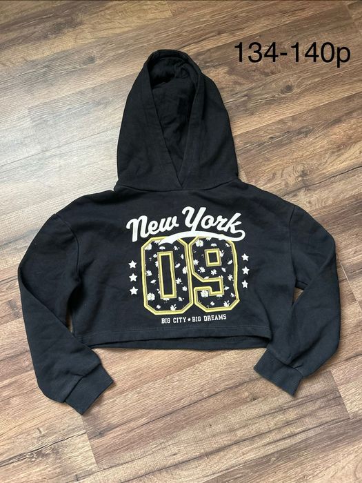 Укорочена кофта для дівчинки