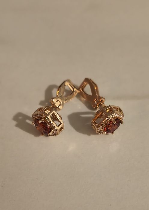 Klipsy złote z kamieniami