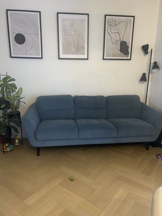 Trzyosobowa sofa