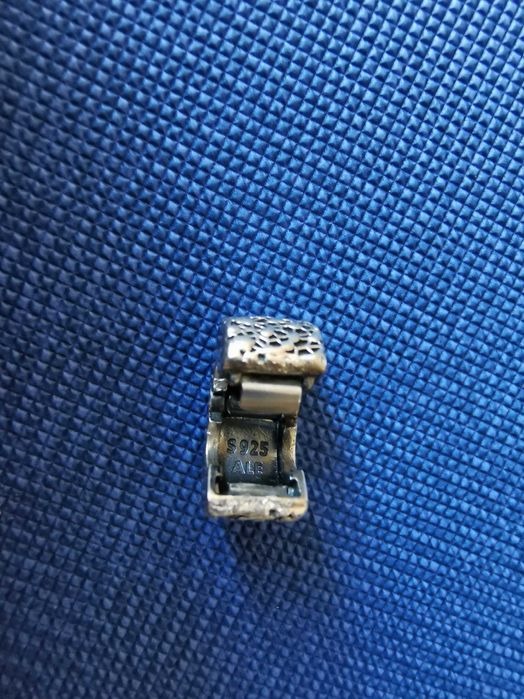 Klips Pandora ażurowy wzorek