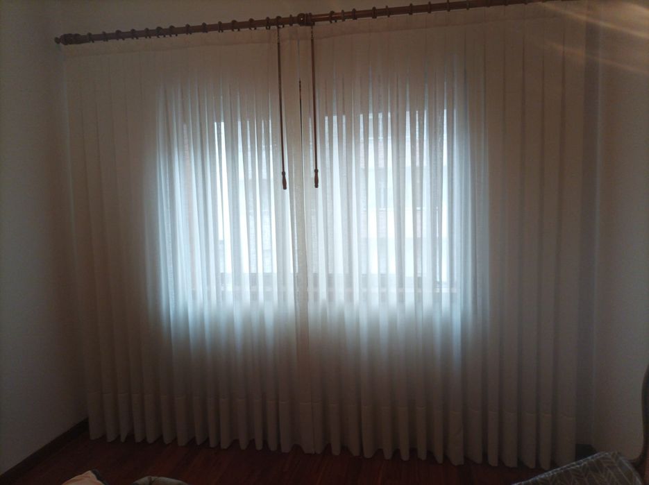 Cortinados semi novos c/ varão