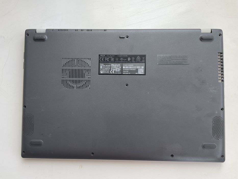 Asus i5 9ª geração, 16GB RAM, SSD, NVIDIA. Funciona bem, teclado iluminado. Apenas precisa trocar o ecrã