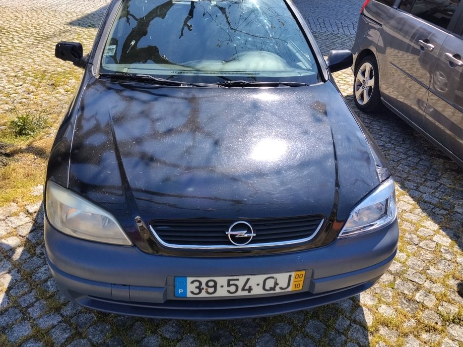 Astra carrinha preta