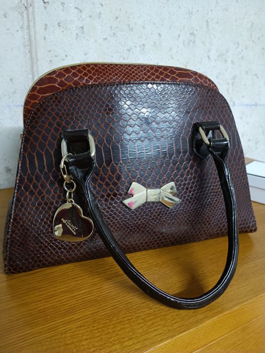 Mala de senhora Alma