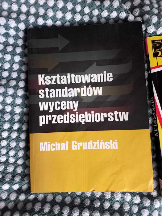 4 książki z biznesu i gospodarki