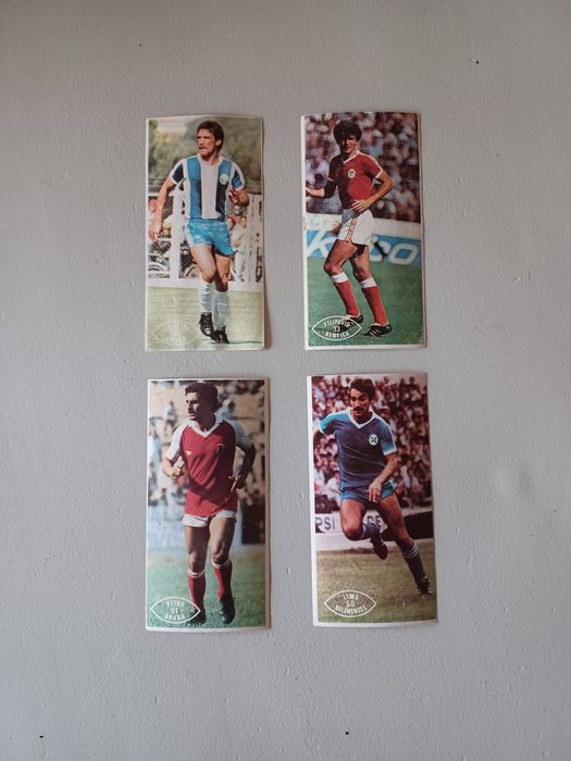 Lote de cromos novos e recuperados
10 eur.