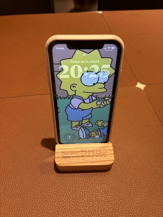 Nowa drewniana podstawka pod telefon / tablet – uniwersalna